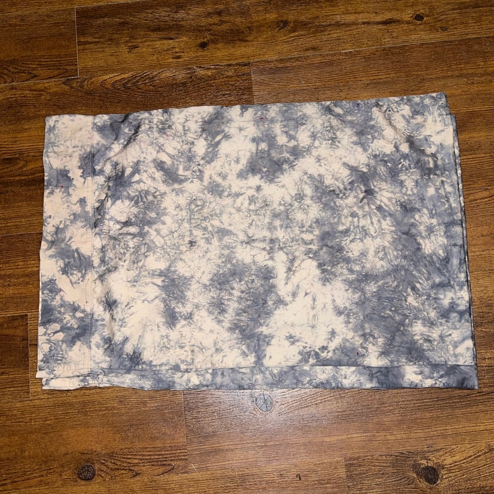 Tan & Black/ Gray Tie Dye Regular Full Sized Cotton Pillowcases (2) - Picture 6 of 8